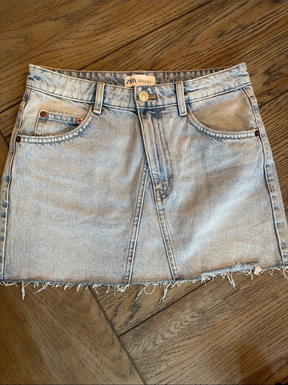 ZARA TRF Asymmetric Crossover Light Wash Denim Mini Skirt Raw Hem Size M